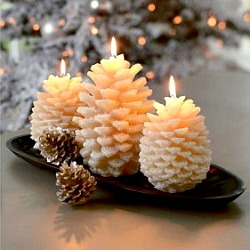 Vianočné sviečky v tvare šišky